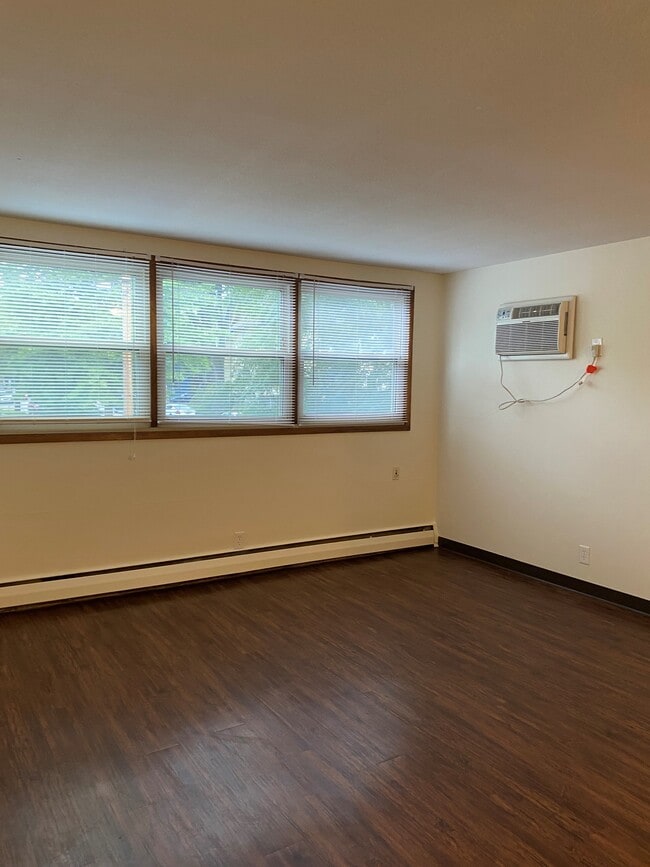 2647 Emerson