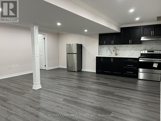 Photo - 1177 Church St N