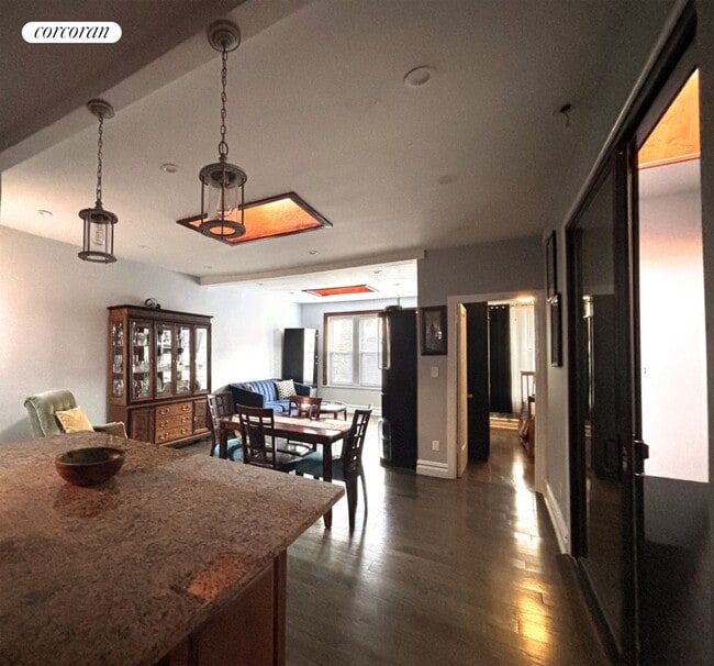 Photo - 409 Hawthorne St