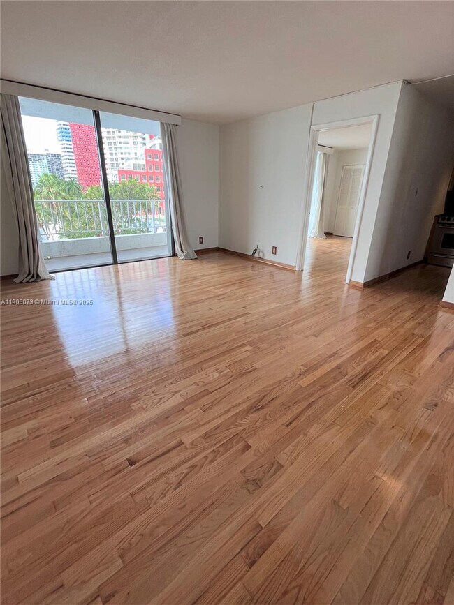 Photo - 200 SE 15th Rd Unit 6A