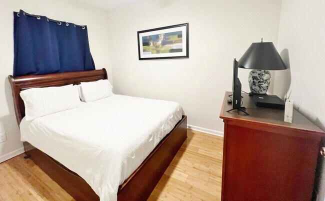 224 W Queen St Unidad W Queen St #224A