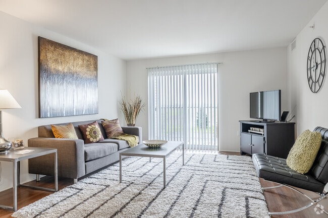 2 habitaciones, 1 baño - 960 pies cuadrados - Sala de estar - Bell Estates Apartments