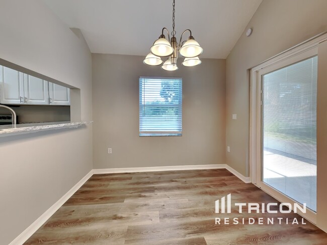 Photo - 528 Little Lake Ct