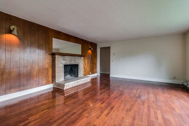 Photo - 3910 Hilyard St