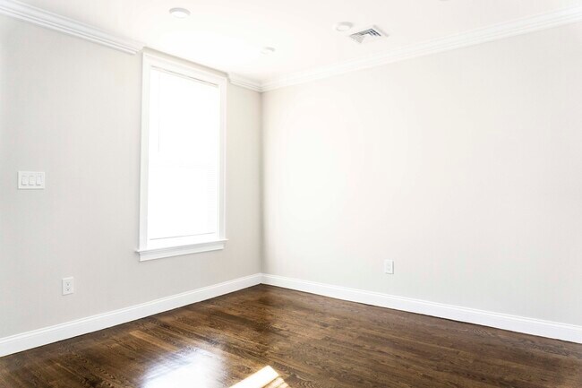 Photo - 75 Morris St Unit 1