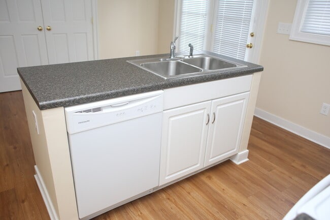 Photo - 283 Foxhaven Farm