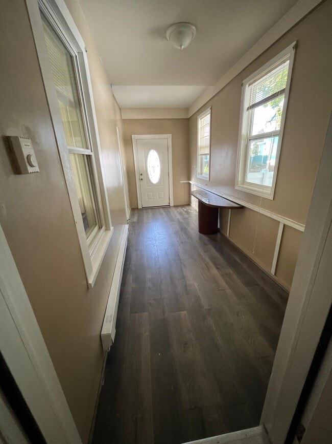 Photo - 54 Rhodora St