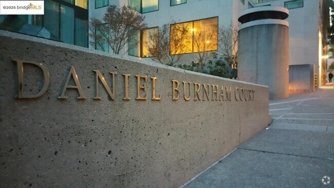 Building Photo - 1 Daniel Burnham Ct Unit 1204 Rental