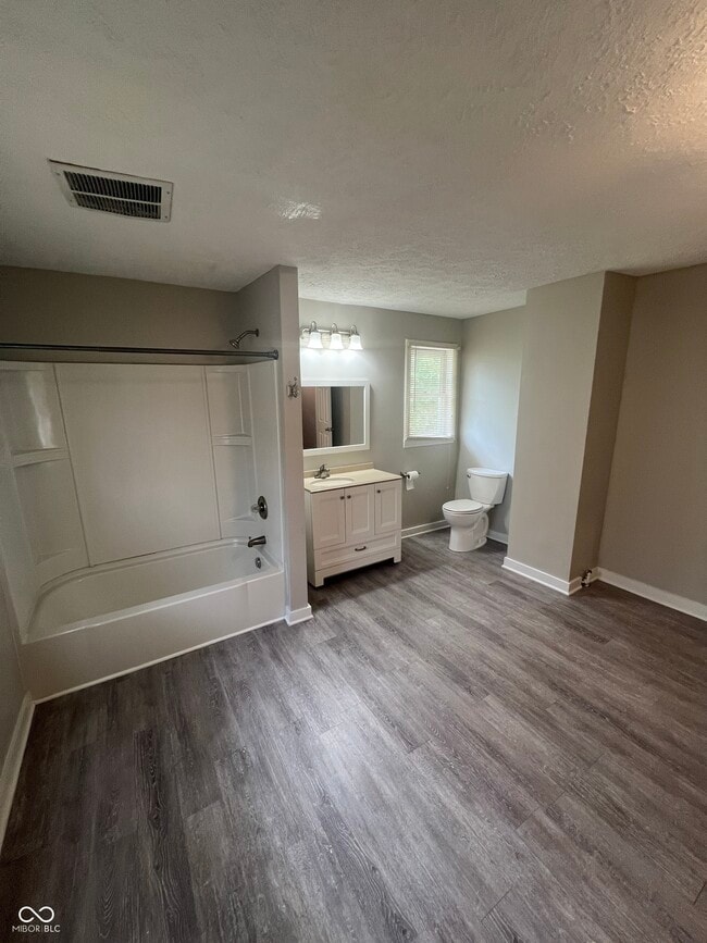 Photo - 824 Harlan St