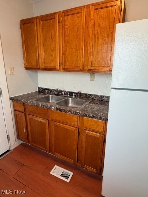 Photo - 990 Kelly Ave