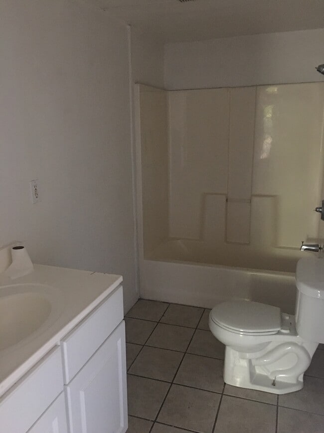 Photo - 902 N 27th St