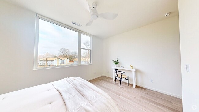 Building Photo - Professional Coliving - Private Room & Wal... Unit 19 Suite E - 262 N Dillard St Rental