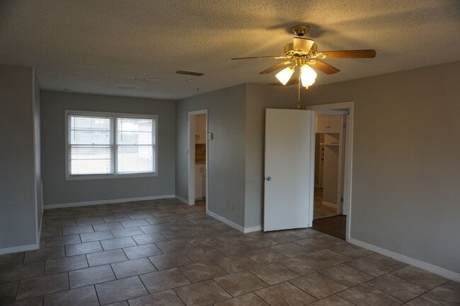 Photo - 4109 31st St