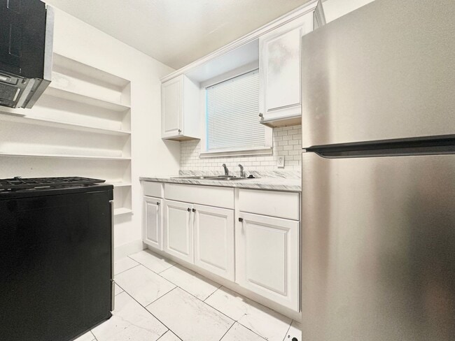 Photo - West Campus 2x1 @ Keystone Condominiums Unit H