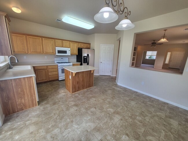 Photo - 353 Royal Troon Dr