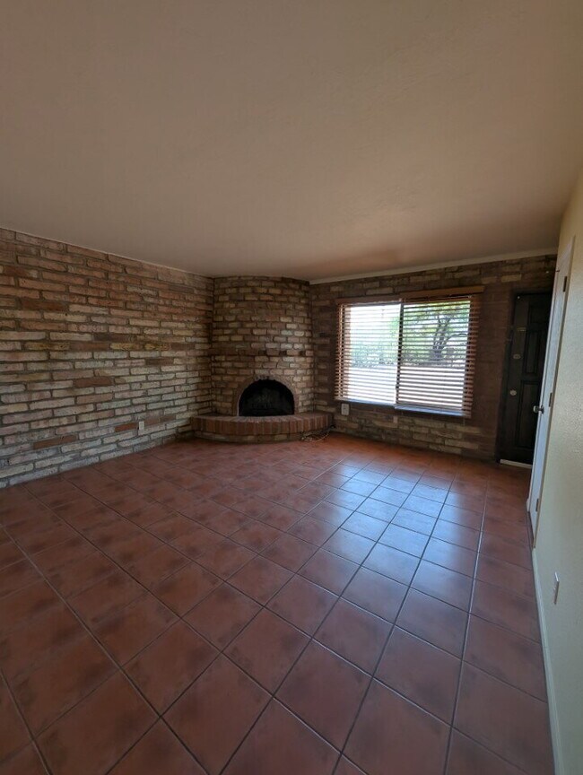 Photo - 2 Bedroom 1 bath with exposed brick Available August 1st 2026