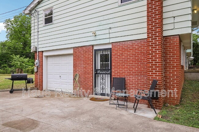 Photo - 144 Airport Rd