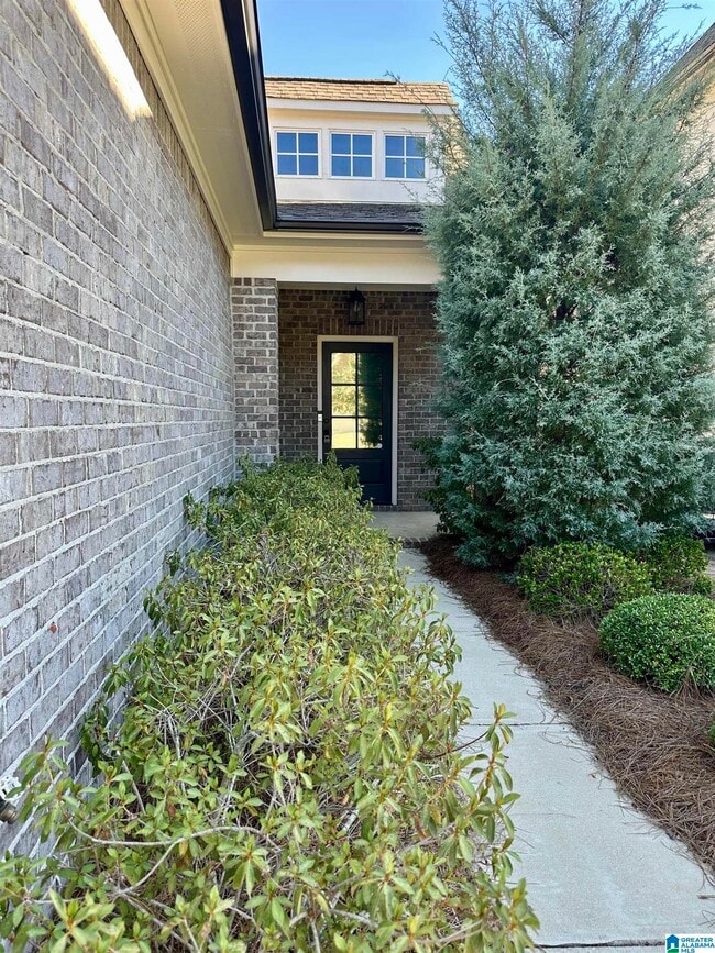 Photo - 2090 Springfield Dr