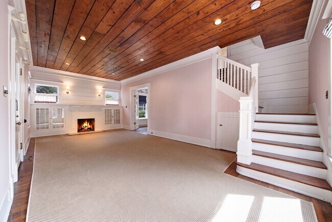 728 Bayland Ave