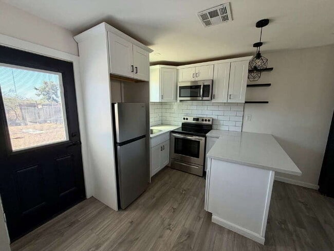 Photo - 1447 E Mountain View Rd Unidad #1