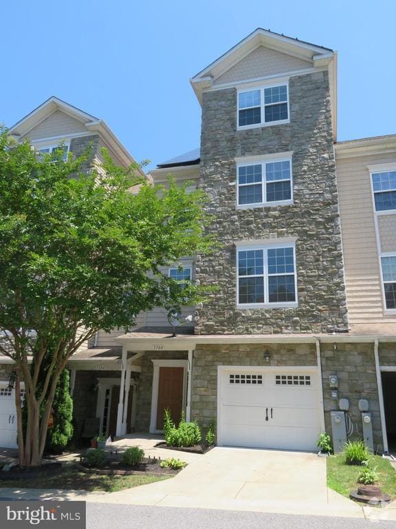Building Photo - 3700 Bedford Dr Rental