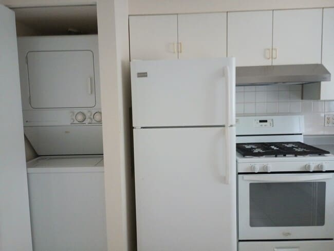 Photo - 140 Green Bay Rd