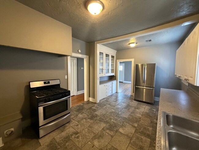 Photo - 1748 E 14th St