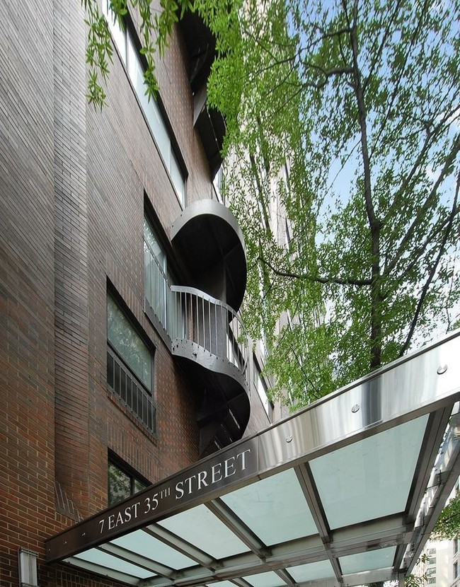 Photo - The Antoinette