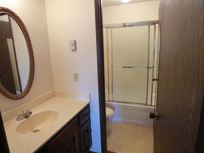 Photo - Great centrally located apartment!