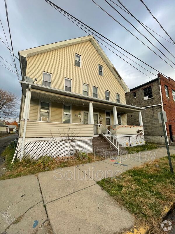 Building Photo - 16-18 Laurel St Rental