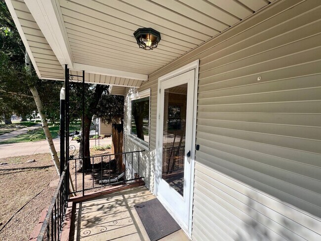 1405 16th Ave