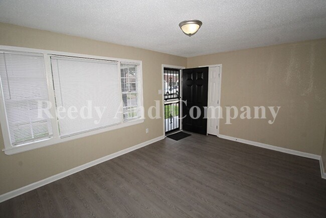 Photo - 93 Eastview Dr