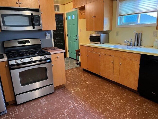 Photo - Great spacious 3-bedroom residence