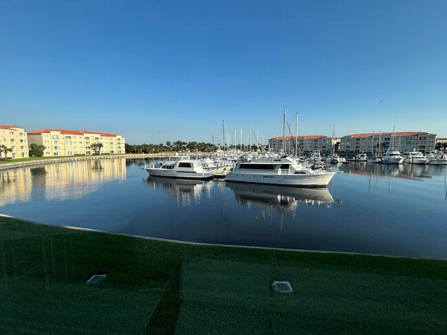 Building Photo - 14 Harbour Isle Dr W Unit 202