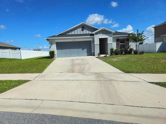 Building Photo - 2058 Ficus St