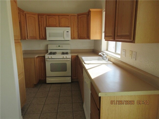 Photo - 2704 Louise Ave