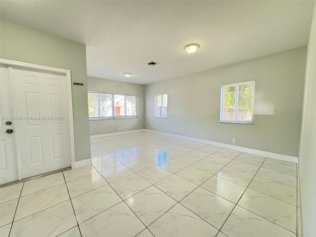 Photo - 249 NW 8th Ave