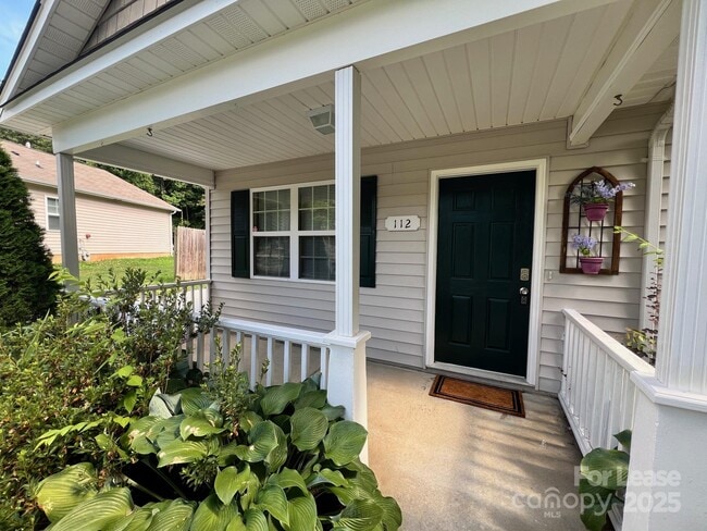 Photo - 112 Leonard St