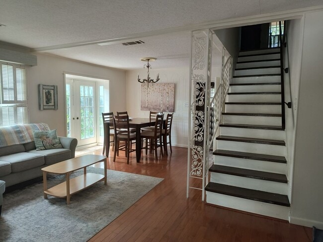 Photo - 4 bedroom Home 3 blocks from Gulf of America