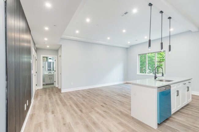 Photo - 631 N Preston St Unit 2