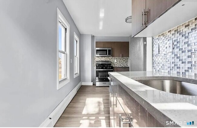 Photo - 748 Maple St Unit 3