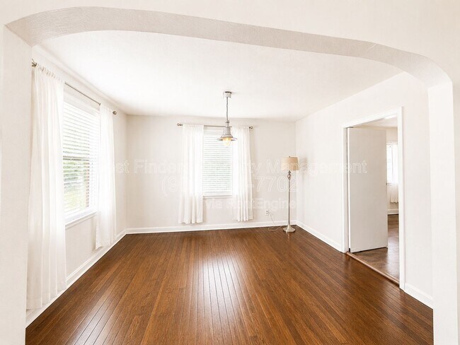Photo - 1230 Lechlade St