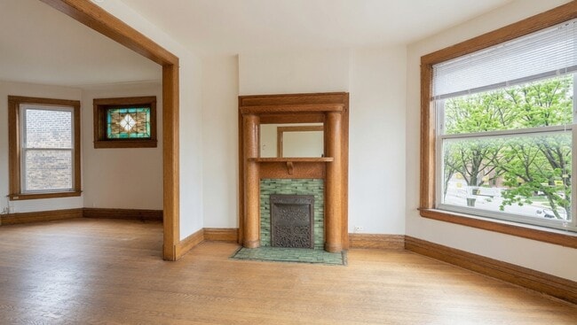 Photo - 1216 W Addison St Unit 2