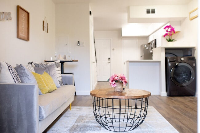 Photo - 800 S Elm St Unidad ID1296517P