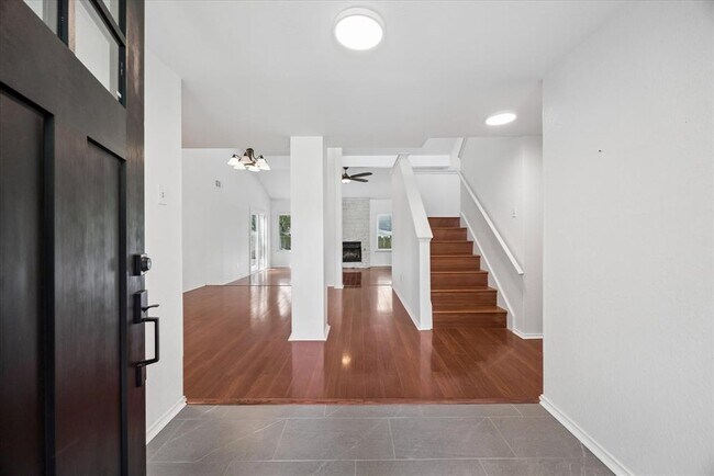 Photo - 2609 Monarch Dr