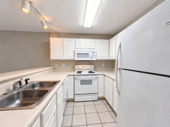 Photo - 954 Scenic Oak Ln