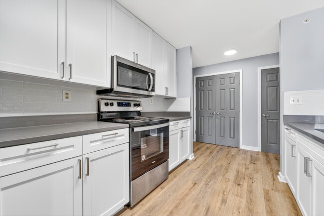 A2x2D Renovated - Wertland Square