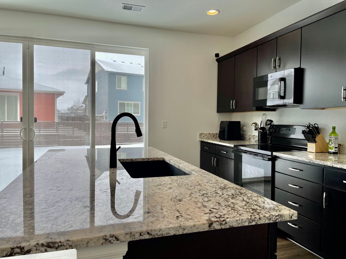 Photo - 42 S Uriah St