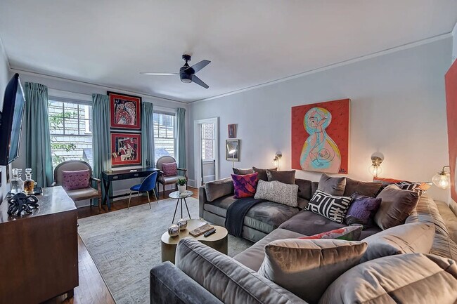 Building Photo - 518 Lamar Ave Unit ID1331023P