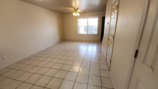 Photo - 610 N Detroit Ave Unit A